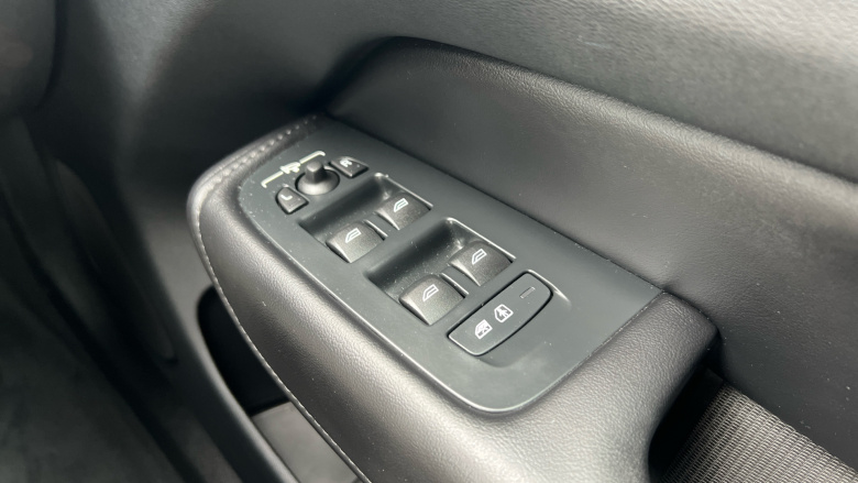 Volvo XC60 2.0 B4D Plus Dark 5dr AWD Geartronic Diesel Estate